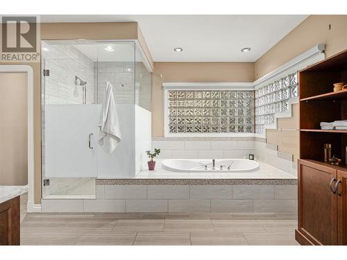 4382 Hobson Road, Kelowna, BC - Indoor Photo Showing Bathroom