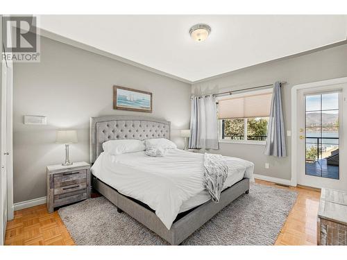 4382 Hobson Road, Kelowna, BC - Indoor Photo Showing Bedroom