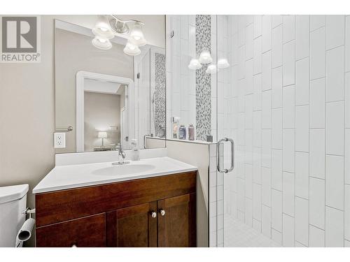 4382 Hobson Road, Kelowna, BC - Indoor Photo Showing Bathroom