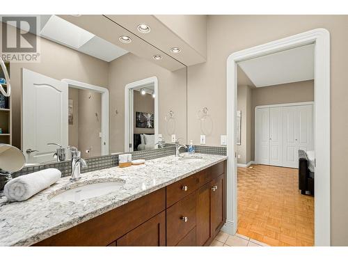 4382 Hobson Road, Kelowna, BC - Indoor Photo Showing Bedroom