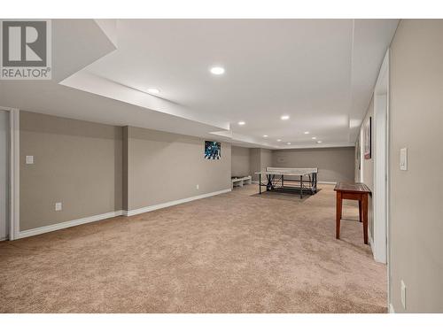 4382 Hobson Road, Kelowna, BC - Indoor Photo Showing Living Room