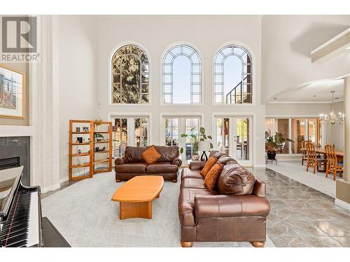 4382 Hobson Road, Kelowna, BC - Indoor Photo Showing Living Room With Fireplace