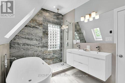 86 James Street, Ottawa, ON - Indoor Photo Showing Bathroom