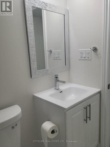 13 Leadenhill Road E, Brampton, ON - Indoor Photo Showing Bathroom