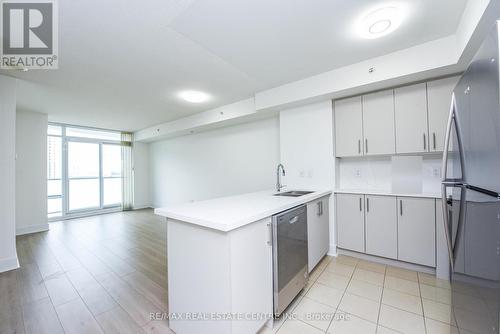 1505 - 5740 Yonge Street, Toronto, ON - Indoor Photo Showing Kitchen