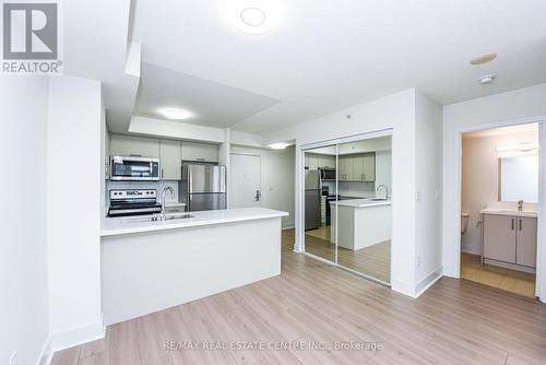 1505 - 5740 Yonge Street, Toronto, ON - Indoor Photo Showing Kitchen