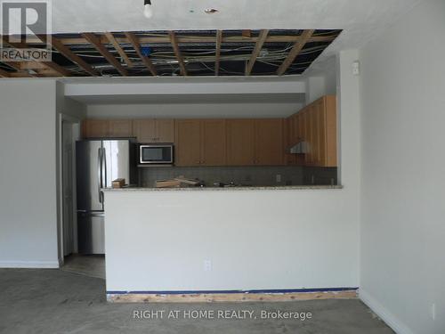 3 - 111 Eccles Street S, Ottawa, ON - Indoor Photo Showing Kitchen