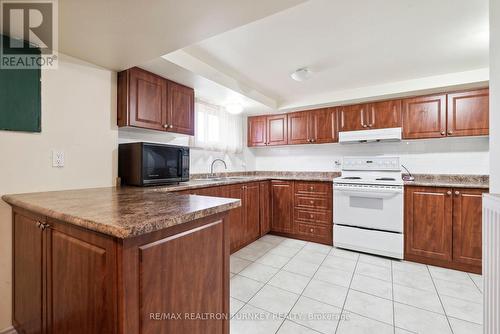 3 Grencer Road, Bradford West Gwillimbury, ON - Indoor Photo Showing Kitchen