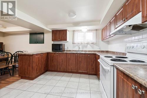 3 Grencer Road, Bradford West Gwillimbury, ON - Indoor Photo Showing Kitchen With Double Sink