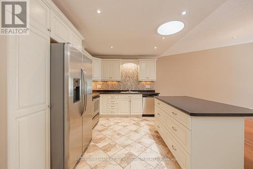 140 Greenway Drive, Wasaga Beach, ON - Indoor Photo Showing Kitchen