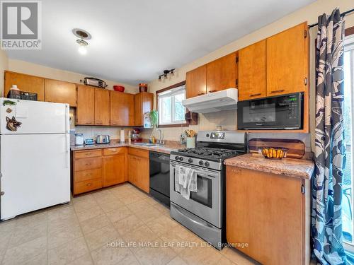 2009 Sideroad 10, Milton, ON - Indoor Photo Showing Kitchen