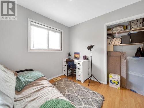 2009 Sideroad 10, Milton, ON - Indoor Photo Showing Bedroom