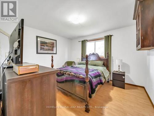 2009 Sideroad 10, Milton, ON - Indoor Photo Showing Bedroom