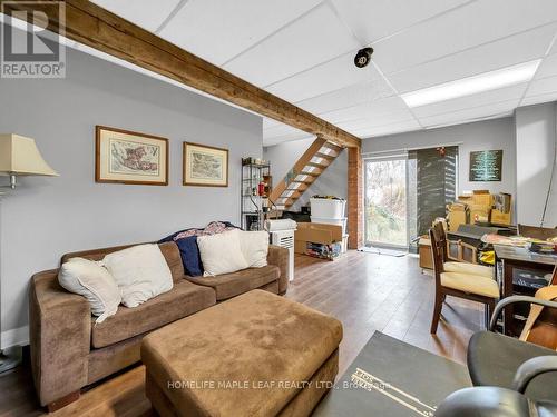 2009 Sideroad 10, Milton, ON - Indoor Photo Showing Living Room