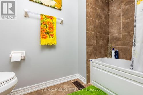 14 Deer Ridge Trail, Caledon, ON - Indoor Photo Showing Bathroom