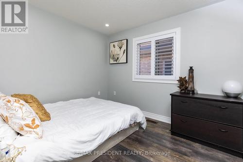 14 Deer Ridge Trail, Caledon, ON - Indoor Photo Showing Bedroom