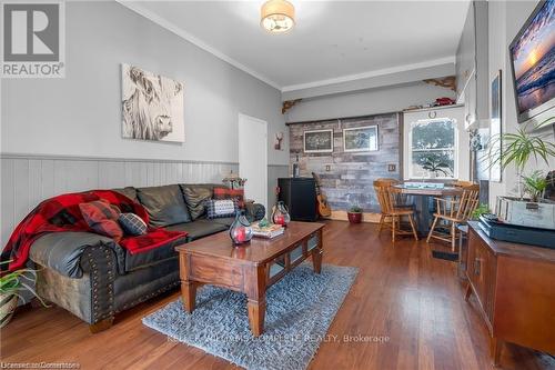 155 Bishopsgate Road, Brant, ON - Indoor Photo Showing Living Room