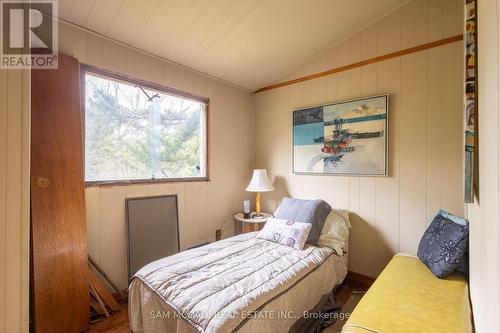 111490 Grey County Road 14, Southgate, ON - Indoor Photo Showing Bedroom