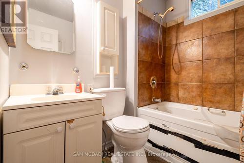 111490 Grey County Road 14, Southgate, ON - Indoor Photo Showing Bathroom