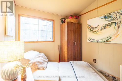 111490 Grey County Road 14, Southgate, ON - Indoor Photo Showing Bedroom