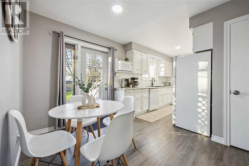 283 Eureka Street, Petrolia, ON - Indoor Photo Showing Dining Room