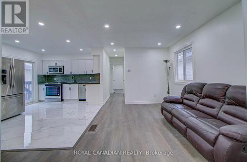 2586 Foxmeadow Road N, Peterborough, ON - Indoor