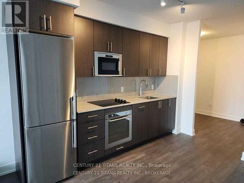 2512 - 2550 Simcoe Street E, Oshawa, ON - Indoor Photo Showing Kitchen With Stainless Steel Kitchen