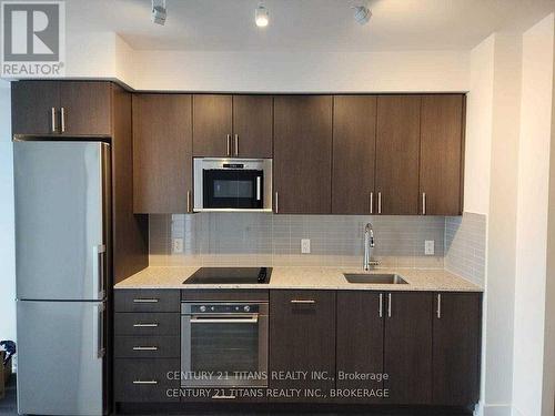 2512 - 2550 Simcoe Street E, Oshawa, ON - Indoor Photo Showing Kitchen