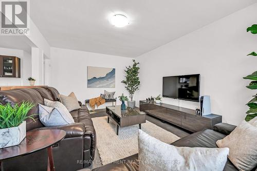 787 Upper Ottawa Street, Hamilton, ON - Indoor Photo Showing Living Room