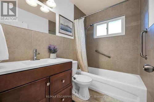 787 Upper Ottawa Street, Hamilton, ON - Indoor Photo Showing Bathroom