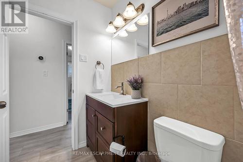 787 Upper Ottawa Street, Hamilton, ON - Indoor Photo Showing Bathroom