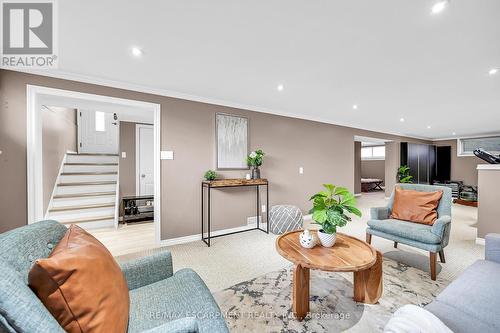 787 Upper Ottawa Street, Hamilton, ON - Indoor Photo Showing Living Room