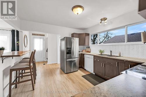 787 Upper Ottawa Street, Hamilton, ON - Indoor Photo Showing Kitchen