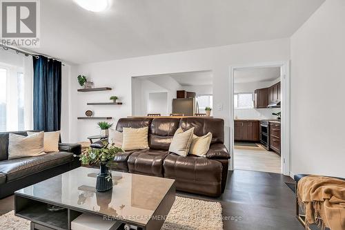 787 Upper Ottawa Street, Hamilton, ON - Indoor Photo Showing Living Room