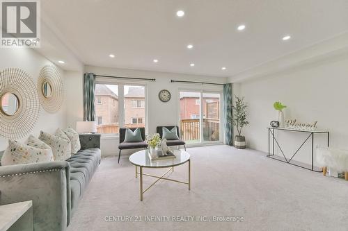 165 Hyperion Court, Oshawa (Windfields), ON - Indoor Photo Showing Living Room