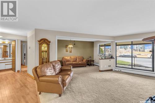 101 222 Saskatchewan Crescent E, Saskatoon, SK - Indoor Photo Showing Living Room