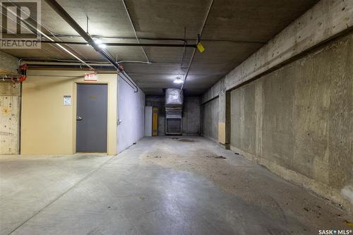 101 222 Saskatchewan Crescent E, Saskatoon, SK - Indoor Photo Showing Garage