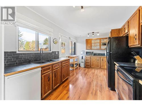 15638 Greenhow Road, Lake Country, BC - Indoor Photo Showing Kitchen With Double Sink