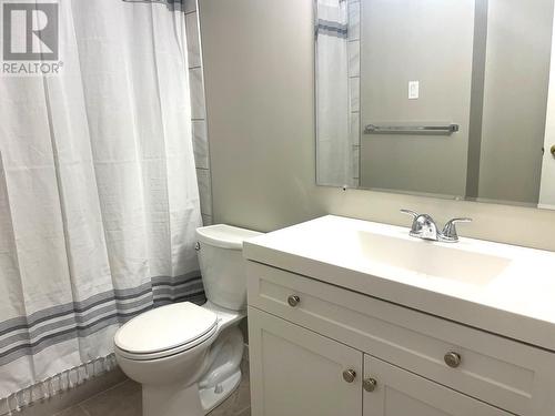 15638 Greenhow Road, Lake Country, BC - Indoor Photo Showing Bathroom