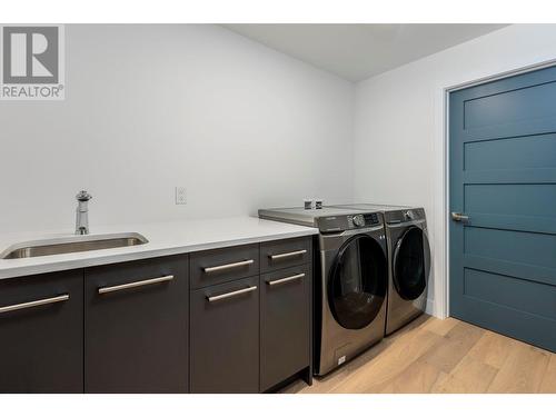 868 Antler Ridge Road, Windermere, BC - Indoor Photo Showing Laundry Room