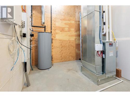 868 Antler Ridge Road, Windermere, BC - Indoor Photo Showing Basement