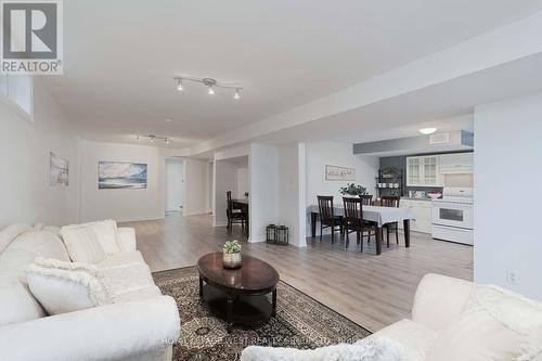 370 Royalpark Way, Vaughan, ON - Indoor Photo Showing Living Room