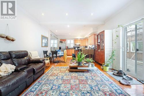 206 Finch Avenue E, Toronto, ON - Indoor Photo Showing Living Room