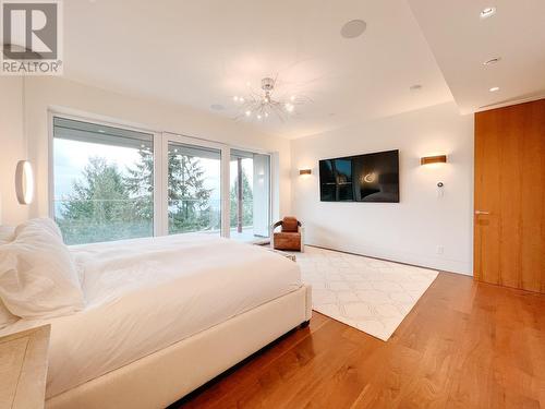 535 Craigmohr Drive, West Vancouver, BC - Indoor Photo Showing Bedroom