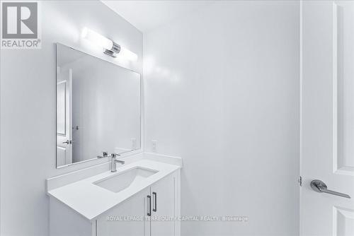 412E - 20 Gatineau Drive, Vaughan, ON - Indoor Photo Showing Bathroom