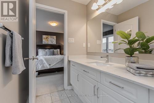 264 Wise Crossing, Milton, ON - Indoor Photo Showing Bathroom