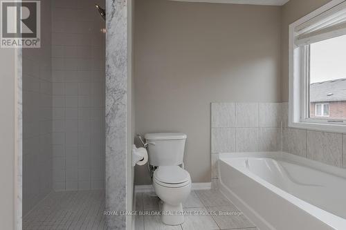 264 Wise Crossing, Milton, ON - Indoor Photo Showing Bathroom