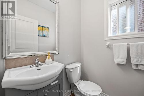 50 Tudor Crescent, Barrie, ON - Indoor Photo Showing Bathroom