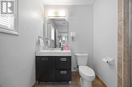 50 Tudor Crescent, Barrie, ON - Indoor Photo Showing Bathroom