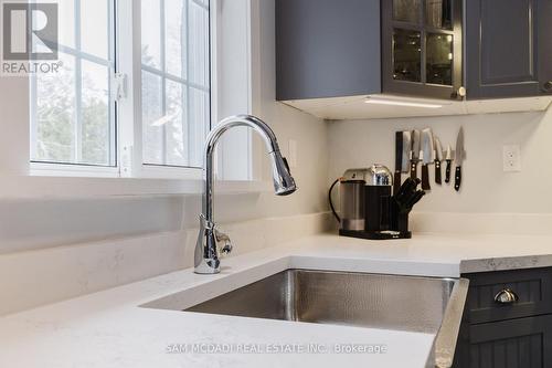 1225 Simcoe Street S, Oshawa, ON - Indoor Photo Showing Kitchen